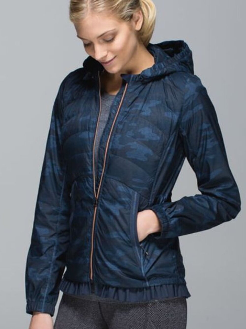 Lululemon Spring Fling Puffy Windbreaker Jacket Size 8